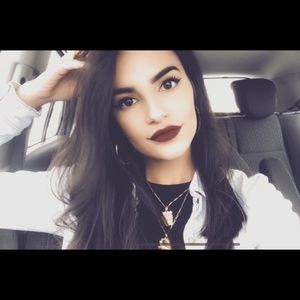 Meet your Posher, Vanessa